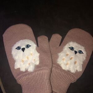 💥💥NWT adorable owl mittens one size fits most. Very Warm. Super cute .